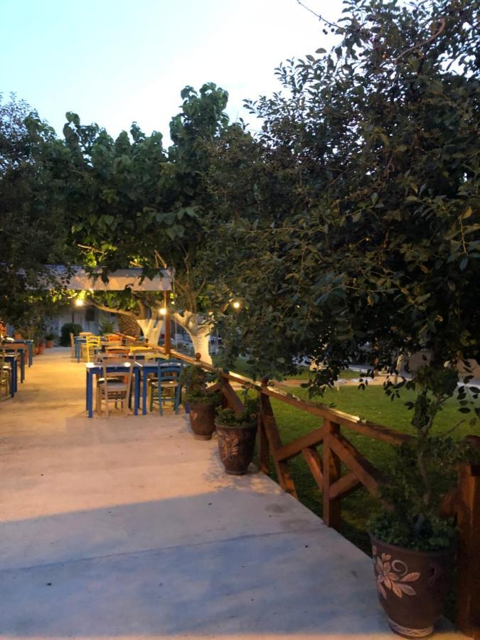 Gregory'S Village Plati  Exterior photo